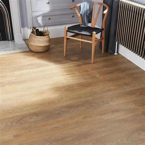 Goodhome Mossley Natural Oak Effect Laminate Flooring 172m² Pack
