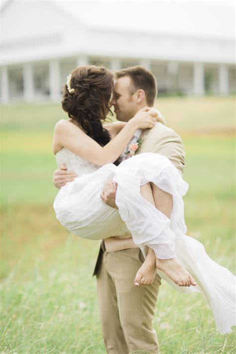 Barefoot Bride Wedding Inspiration At The Farmhouse Lean On Me Eventslean On Me Events