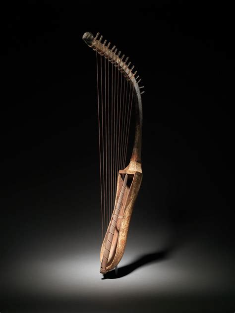 Arched Harp Shoulder Harp New Kingdom The Metropolitan Museum Of Art