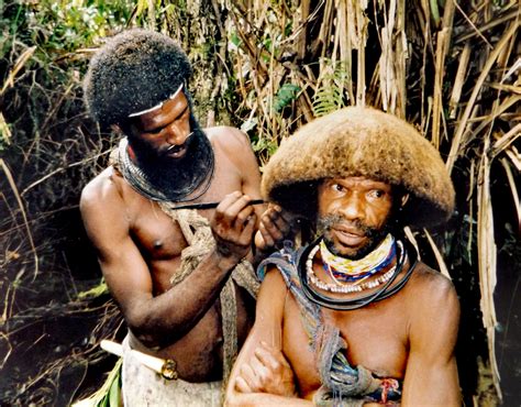 Meeting The Huli Wigmen When Backpacking In Papua New Guinea