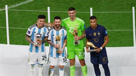coupe du monde de la fifa 2022 lionel messi remporte le ballon d or du meilleur joueur