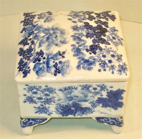 proantic nineteenth seto japan porcelain box