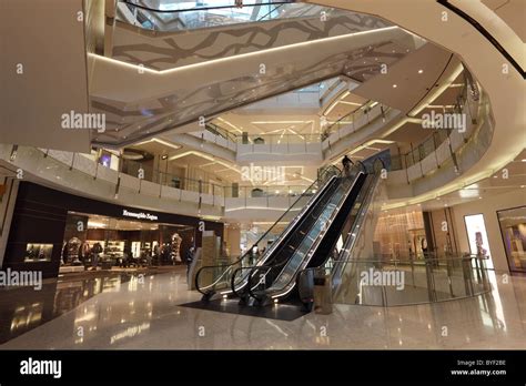 Interior Of The IFC Mall In Pudong Shanghai China Stock Photo Alamy