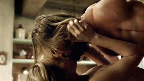 Laura Vandervoort Making Out In Hot Sex Scene From Bitten Series
