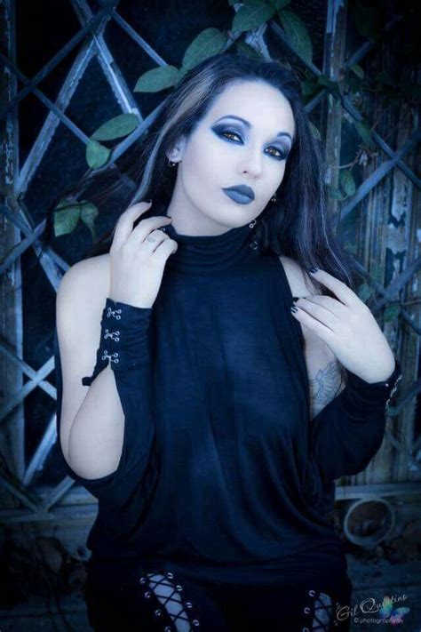 Pin By Joseph Willard On Gothic Goddesses Gothic Girls Sexy Beautiful Women Dark Beauty