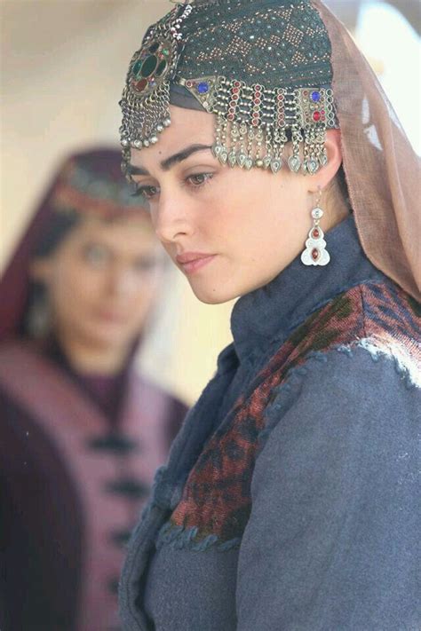 Pin By Ayan Khan On Dirilis Ertugrul Iyi In 2020 Turkish Women Beautiful Turkish Fashion