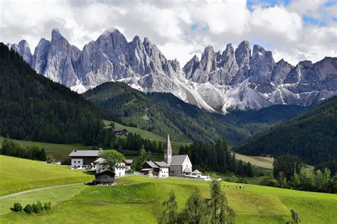 Dolomites Hiking Tour In Italy Adventures Medtreks International