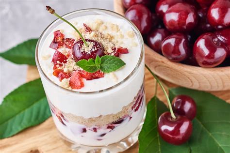 Eton mess aux cerises la recette de Cyril Lignac dans Tous en cuisine