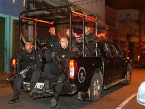 Polícia Militar Ocupa Complexo Do Caju E Barreira Do Vasco No Rio