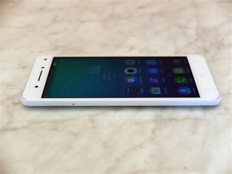 Lenovo Launches Vibe S1 Worlds First Smartphone With Two Front Facing Cameras In India Tech
