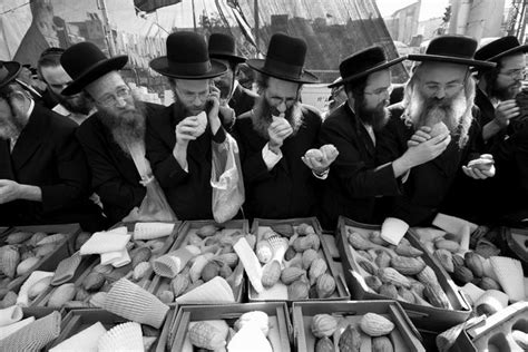 A World Apart Next Door Glimpses Into The Life Of Hasidic Jews Life