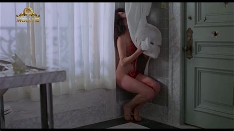 Daphne Zuniga Nue Dans Crimes De Sang