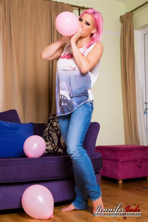 Sexy Jennifer Jade Waters Playing With Balloons 15 Photos