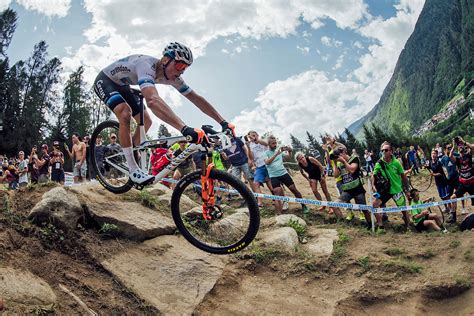 Dutch fans gorged on cycling success this past weekend. ¿Se pasará Mathieu van der Poel al Enduro en mountain bike? - iberobike