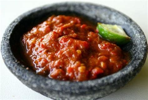 Sambal ikan tongkol yang pedas ini bukan hanya lezat saja, tapi juga mengenyangkan. Pecinta Pedas, Coba Resep Sambal Bajak Ini | Palapa News