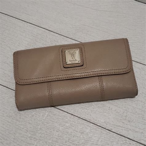 Tignanello Nude Pebble Leather Trifold Wallet Gem My XXX Hot Girl