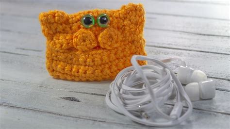 Have you made yourself another diy headphone storage solution that you don't see here but that you're very proud of? Crochet Tutorial Cat Headphones Case | DIY 100 Ideas