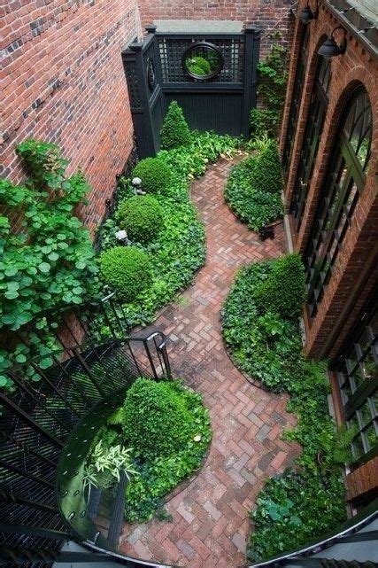 Beautiful Shady Plant Ideas For Small Garden 28 Small Courtyard