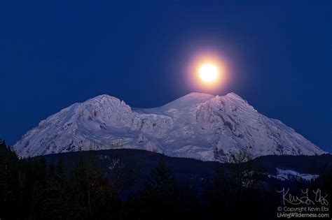 Full Moon Over Mount Rainier Elbe Washington Living Wilderness