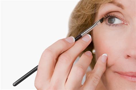 5 Eyeliner Tips For Mature Eyes Better Homes And Gardens