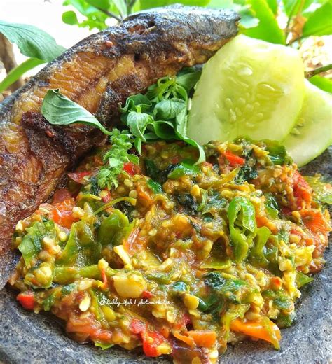 Sate merupakan makanan yang berasal dari ponorogo, jawa timur. Resep Aneka Sambal Terasi, Sambal Korek, Sambal Bawang ...