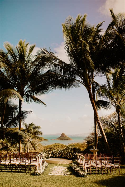 Island Chic Hawaiian Garden Wedding At Kualoa Ranch Laptrinhx News