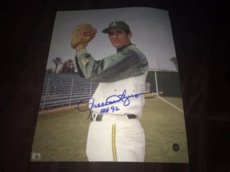 Rollie Fingers Signed Autographed 8x10 Photo Hall Of Fame Mlb Coa