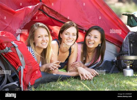 Friends Camping Friend Camp Camper Stock Photo Alamy