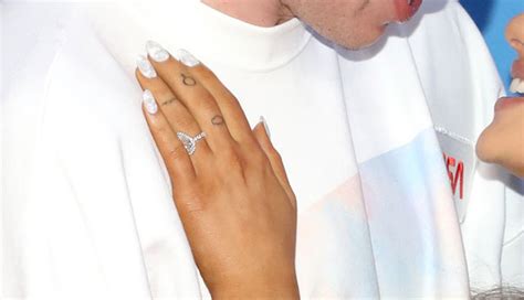 Ariana Grande Engagement Rings See Photos Of The Diamonds From Dalton