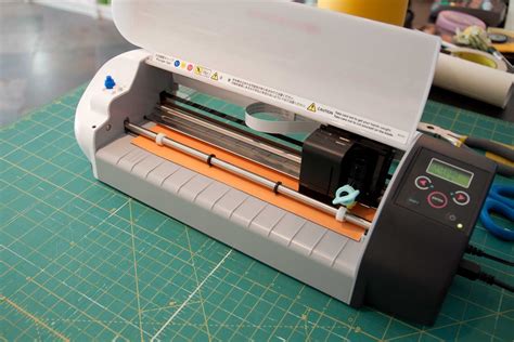 Vinyl cutter machines allow you the freedom and flexibility to make your designs alive. Fabric Is Bliss: Loading Vinyl Into the Silhouette Cutter | Silhouette cutter, Silhouette diy ...
