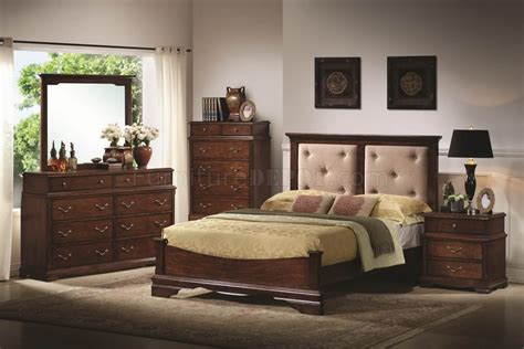 Cherry Finish Classic Bedroom Wpadded Tan Fabric Headboard