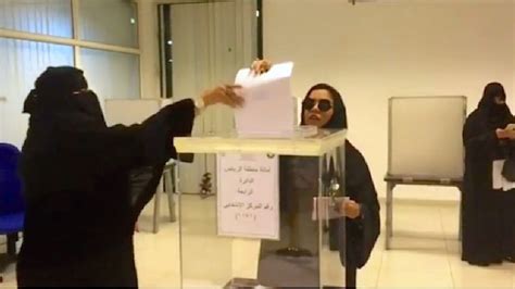20 Women Elected In Saudi Arabia As Females Vote For The First Time Good News Network