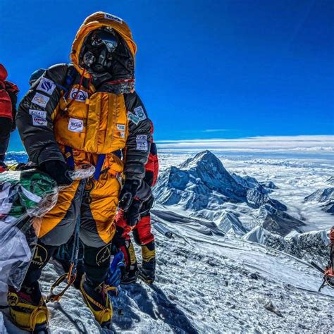 Kisah Pria Sampai Puncak Gunung Everest Selama Puasa Ramadhan Meski