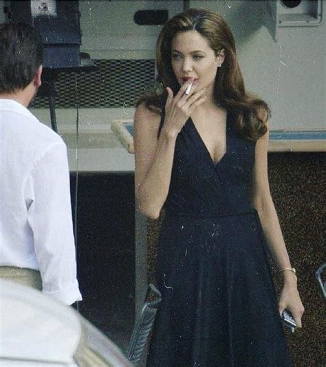 🚬 Smoke Jolie Angelina Jolie Smoking Angelina Jolie 90s Most Beautiful Women Beautiful People
