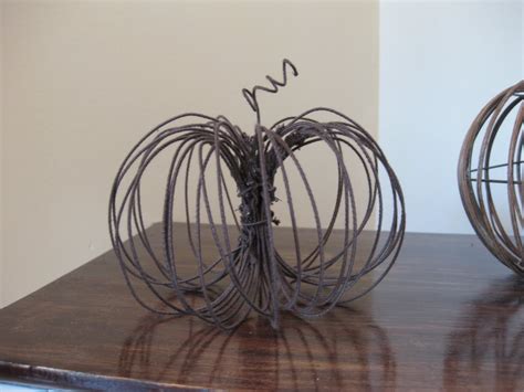 Relief, pottery, sculpture, installation, kinetic 20 Examples of Amazing DIY Wire Art Projects