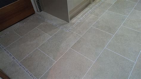 Natural stone flooring and fireplace specialists with studios in london, kent, surrey, buckinghamshire, cheshire and west yorkshire. York stone|kitchen floor|karndean|orchard flooring