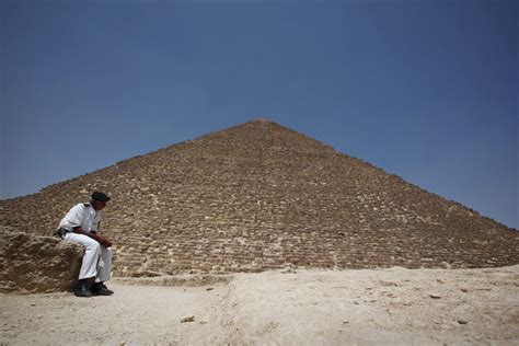 great pyramid void how was the mysterious hole discovered and what could scientists find hidden