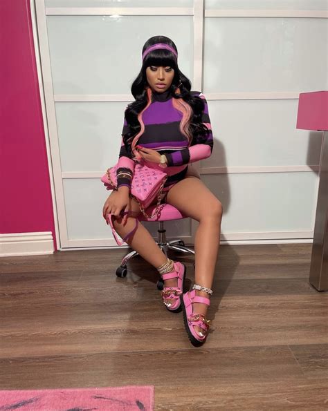 Her Trends Nicki Minaj Gives Sweatsuits And Slides A Glamorous Boost The Source