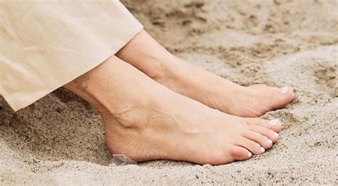 Tiffani Thiessens Feet