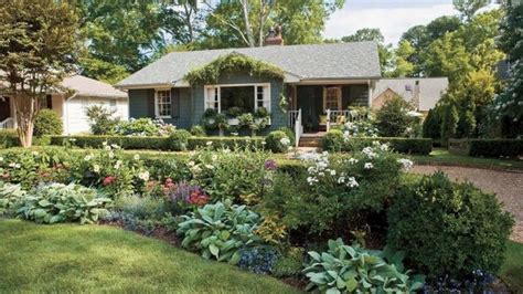 112 Wonderful Green And Fresh Front Yard Makeover Ideas Front Yard