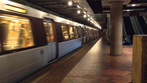 Washington Dc Metro Orange Line Arriving At Lenfant Plaza Youtube