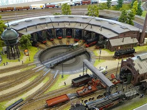 Beautiful Job Building This Turntable And Roundhouse Area N Scale Model