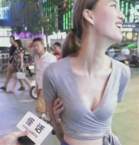 「後ろ手で胸を触る」がネットでブームに中国網日本語