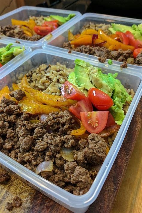 Ground beef is underrated in the meal prep world. Ground Beef Fajita Bowl | Bodybuilding.com