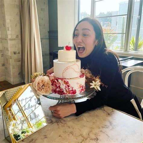 我謝レイラニさんのインスタグラム写真 我謝レイラニinstagram「美味しかったのーん😋 Birthaday ケーキ 最後の写真が1番自分らしい🤪笑 いつかホールケーキにそのまま