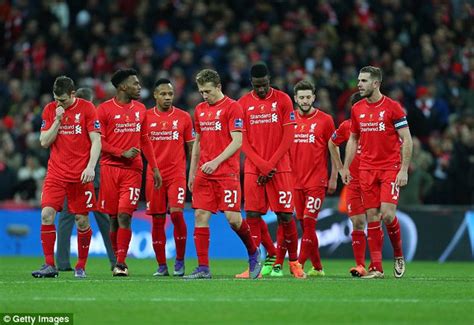 De gea, bailly, telles, tuanzebe, williams, mata, matic, van de beek, cavani. Liverpool FC surpass Manchester United's 26-year wait for ...
