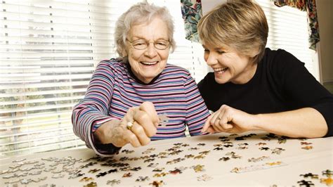 Por ejemplo para personas mayores con alzheimer son un ejercicio muy recomendable. Juegos para personas mayores ¡Dinámicas divertidas y ...