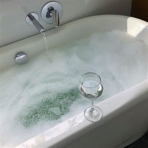 Georgiepurcell💌 Aesthetic Relaxing Bath White Aesthetic