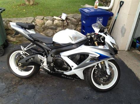 2008 suzuki gs500f sportsbike blue & white stock:13960a. 08 Suzuki GSXR 600 10500 miles for sale on 2040-motos