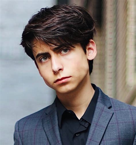 Heres What You Dont Know About Aidan Gallagher The Umbrella Academy